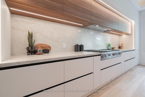 Photo 22 at 207 Newton Drive, Newtonbrook East, Toronto