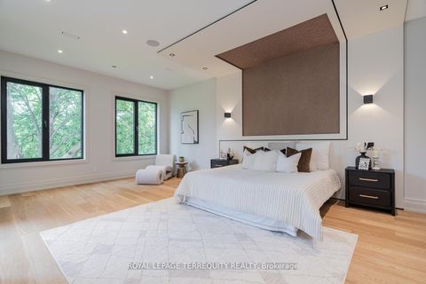 Photo 28 at 207 Newton Drive, Newtonbrook East, Toronto