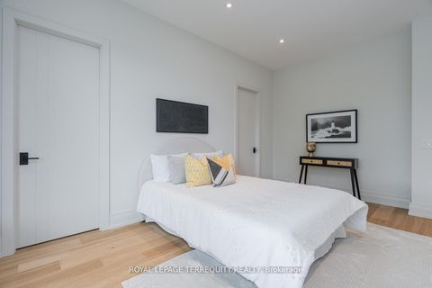 Photo 37 at 207 Newton Drive, Newtonbrook East, Toronto