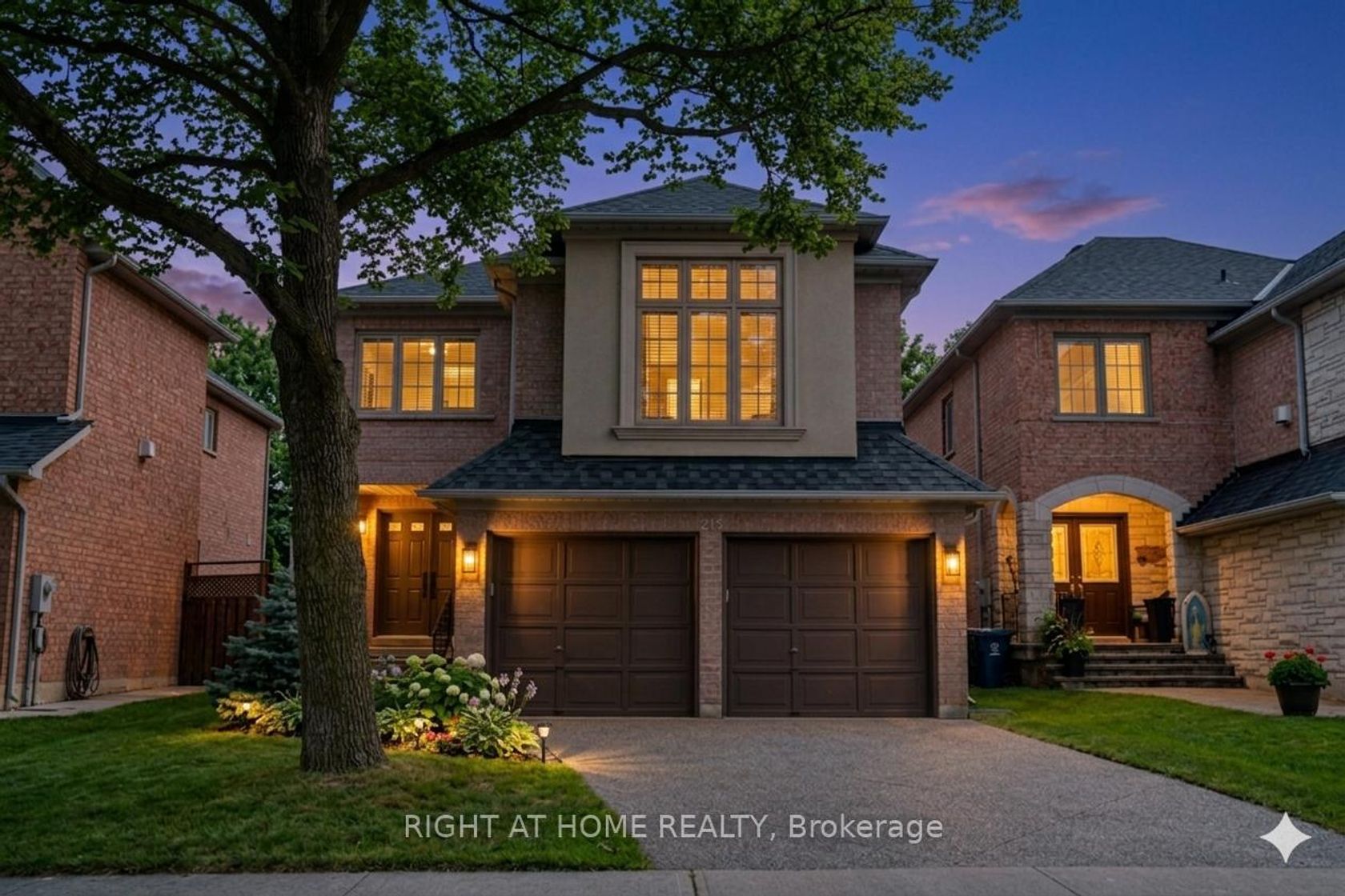 215 Queenslea Avenue, Pelmo Park W4, Toronto photo number 2