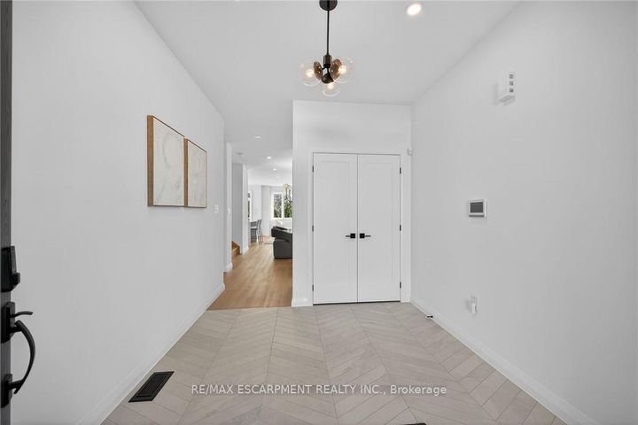 Photo 3 at 29 Kingfisher Drive, Bruleville, Hamilton