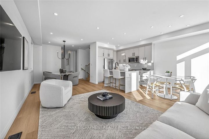 Photo 12 at 29 Kingfisher Drive, Bruleville, Hamilton