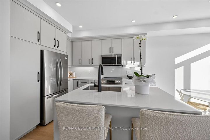 Photo 18 at 29 Kingfisher Drive, Bruleville, Hamilton