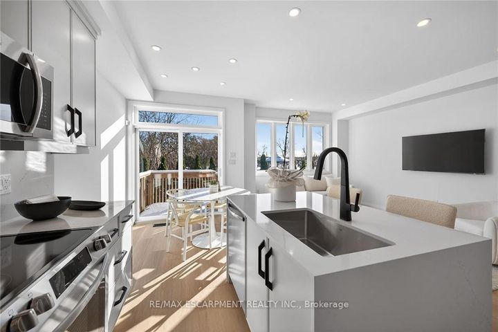 Photo 20 at 29 Kingfisher Drive, Bruleville, Hamilton