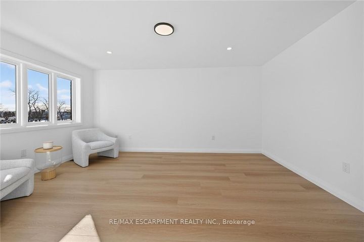 Photo 27 at 29 Kingfisher Drive, Bruleville, Hamilton