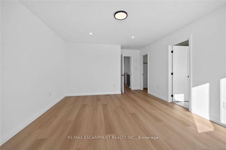 Photo 28 at 29 Kingfisher Drive, Bruleville, Hamilton