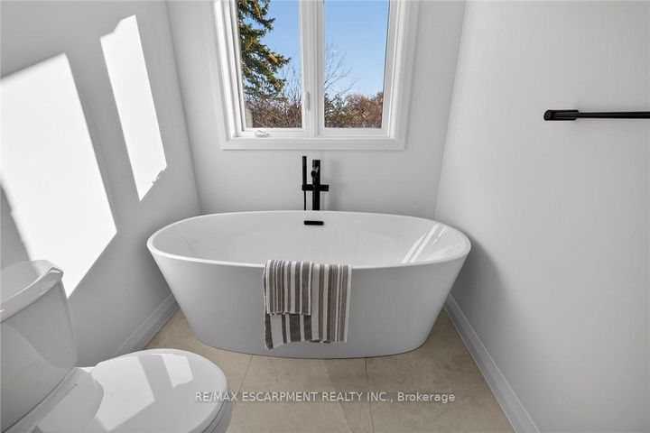 Photo 31 at 29 Kingfisher Drive, Bruleville, Hamilton