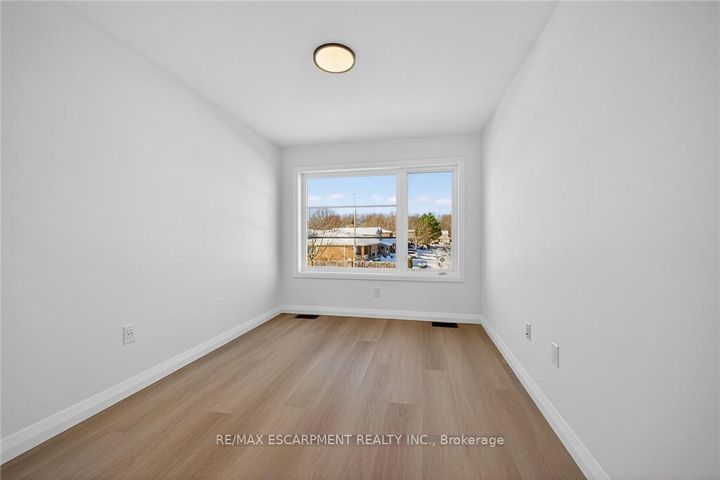 Photo 37 at 29 Kingfisher Drive, Bruleville, Hamilton