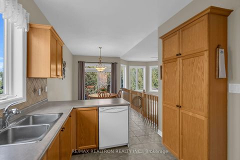 Photo 10 at 17 Marchant Circle, Schomberg, King