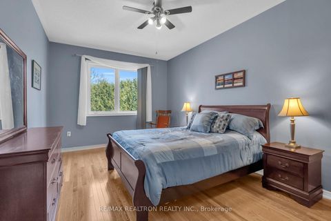 Photo 15 at 17 Marchant Circle, Schomberg, King