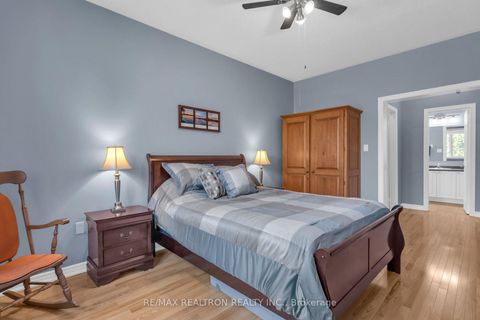 Photo 16 at 17 Marchant Circle, Schomberg, King