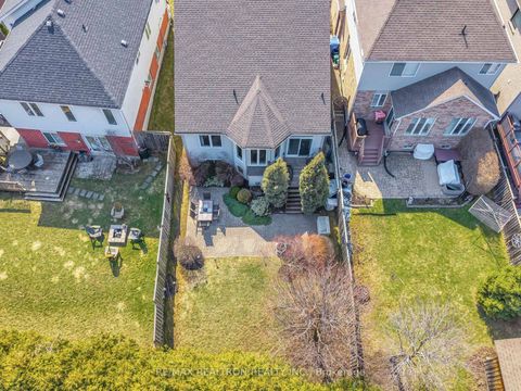 Photo 35 at 17 Marchant Circle, Schomberg, King