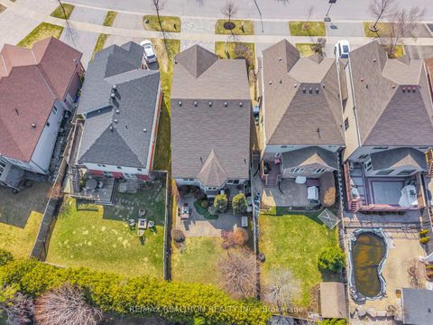 Photo 36 at 17 Marchant Circle, Schomberg, King