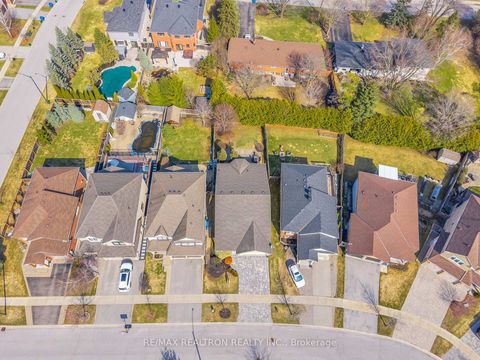 Photo 37 at 17 Marchant Circle, Schomberg, King