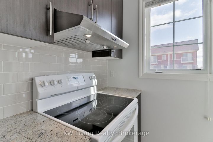 Photo 23 at 10373 Woodbine Avenue E, Cathedraltown, Markham