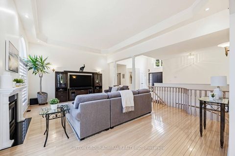 Photo 4 at 71 Glacier Court, Rural Vaughan, Vaughan