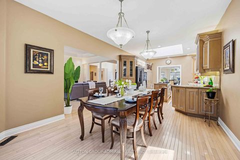 Photo 5 at 71 Glacier Court, Rural Vaughan, Vaughan