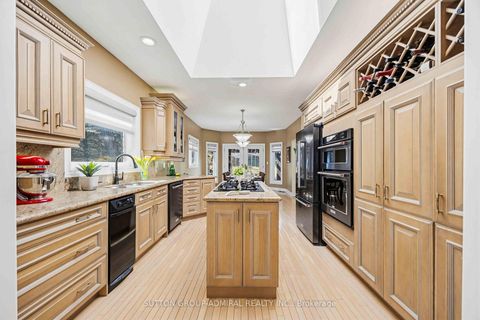 Photo 6 at 71 Glacier Court, Rural Vaughan, Vaughan