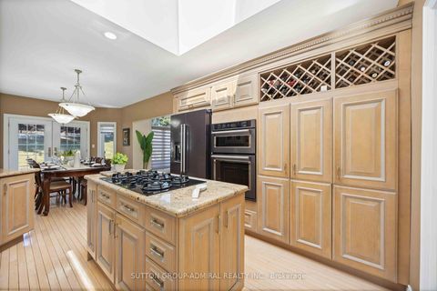 Photo 7 at 71 Glacier Court, Rural Vaughan, Vaughan