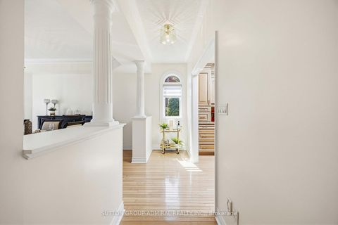 Photo 9 at 71 Glacier Court, Rural Vaughan, Vaughan