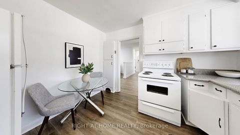 Photo 14 at 33 Sanderling Place, Don Mills, Toronto