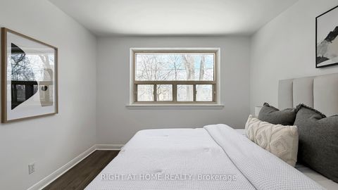Photo 23 at 33 Sanderling Place, Don Mills, Toronto