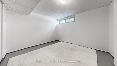 Photo 35 at 33 Sanderling Place, Don Mills, Toronto