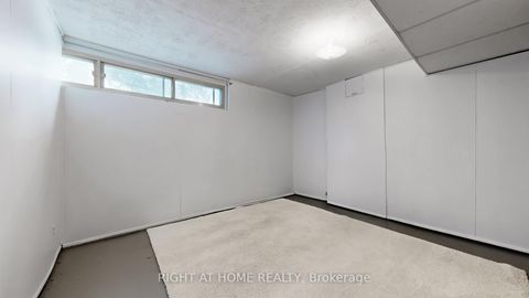 Photo 38 at 33 Sanderling Place, Don Mills, Toronto