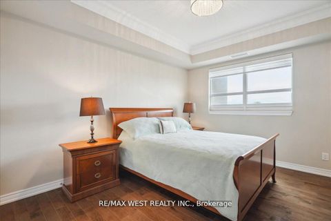 Photo 6 at 405 - 9255 Jane Street, Maple, Vaughan