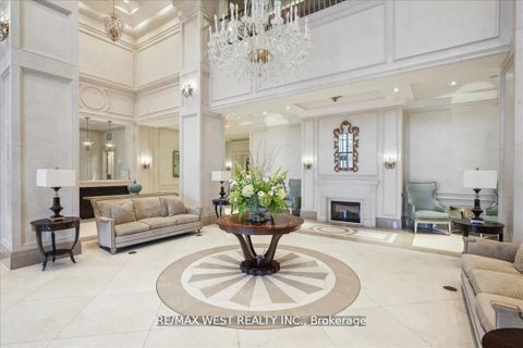 Photo 10 at 405 - 9255 Jane Street, Maple, Vaughan