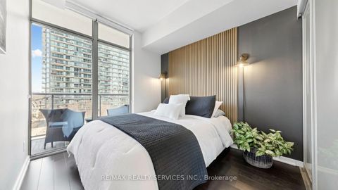 Photo 17 at 511 - 105 The Queensway Avenue, Swansea, Toronto