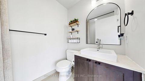 Photo 23 at 511 - 105 The Queensway Avenue, Swansea, Toronto