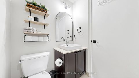 Photo 24 at 511 - 105 The Queensway Avenue, Swansea, Toronto