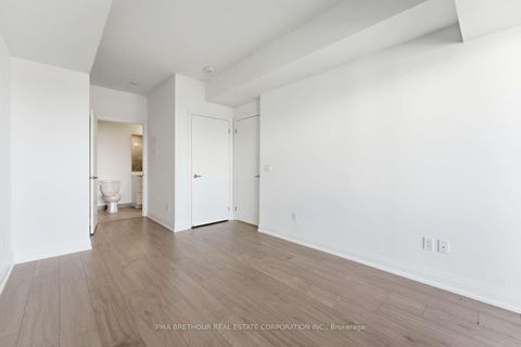 Photo 16 at 1811 - 1035 Southdown Road, Clarkson, Mississauga