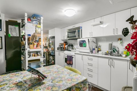 Photo 20 at 65 Lakeview Avenue, Bellwoods, Toronto