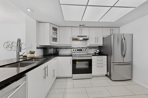 Photo 10 at 410 - 5765 Yonge Street, Newtonbrook East, Toronto