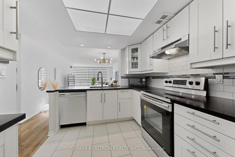 Photo 11 at 410 - 5765 Yonge Street, Newtonbrook East, Toronto