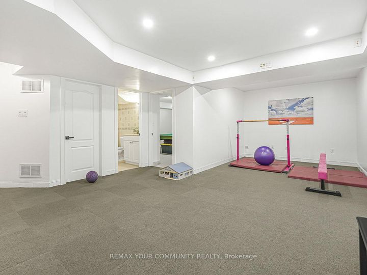 Photo 20 at 563 Mulock Court, College Manor, Newmarket