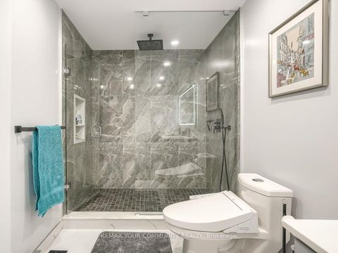 Photo 15 at 563 Mulock Court, College Manor, Newmarket