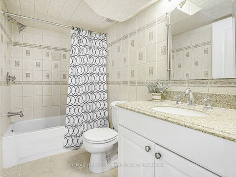 Photo 21 at 563 Mulock Court, College Manor, Newmarket