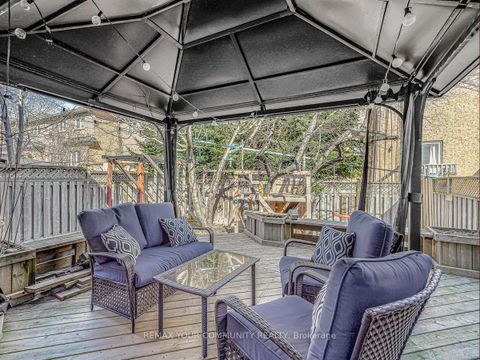 Photo 23 at 563 Mulock Court, College Manor, Newmarket