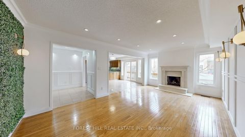 Photo 3 at 47 Edenbridge Drive, Beverley Glen, Vaughan