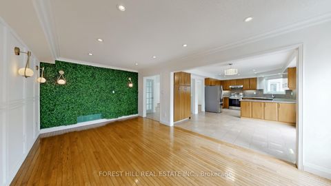 Photo 4 at 47 Edenbridge Drive, Beverley Glen, Vaughan