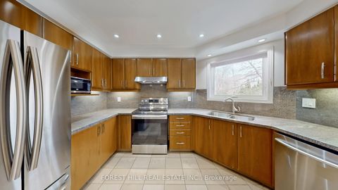 Photo 5 at 47 Edenbridge Drive, Beverley Glen, Vaughan