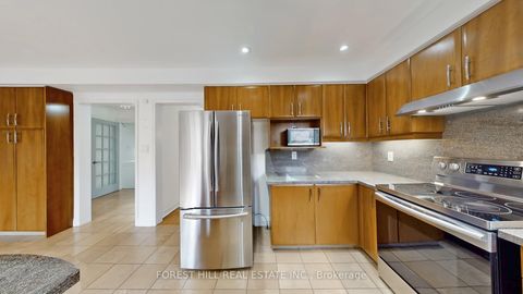 Photo 6 at 47 Edenbridge Drive, Beverley Glen, Vaughan