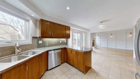 Photo 7 at 47 Edenbridge Drive, Beverley Glen, Vaughan