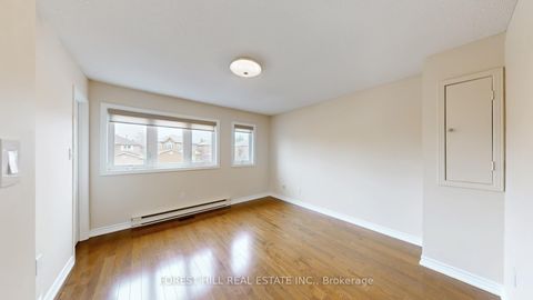 Photo 17 at 47 Edenbridge Drive, Beverley Glen, Vaughan