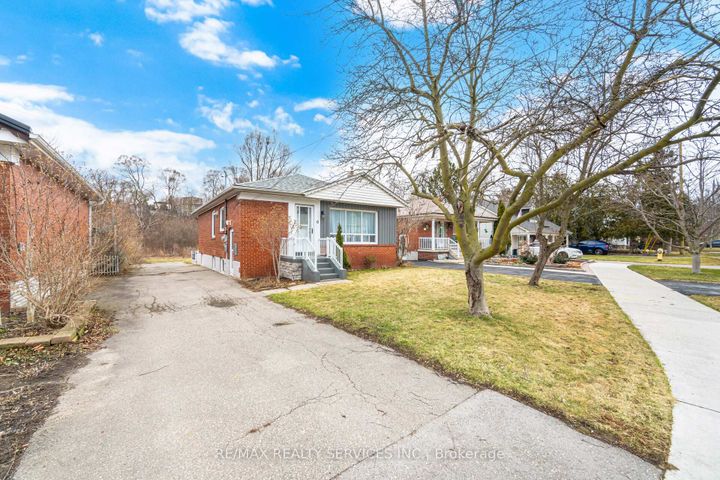 Photo 1 at 6 Bonnyview Drive, Queensway, Toronto
