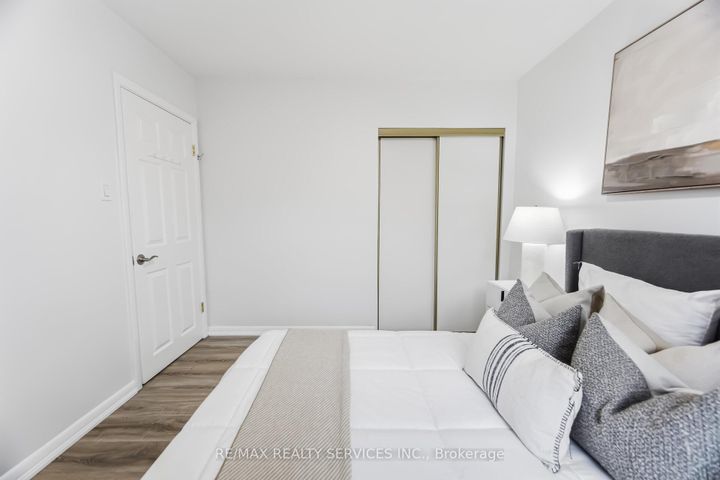 Photo 20 at 6 Bonnyview Drive, Queensway, Toronto