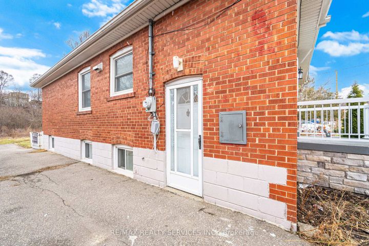 Photo 25 at 6 Bonnyview Drive, Queensway, Toronto